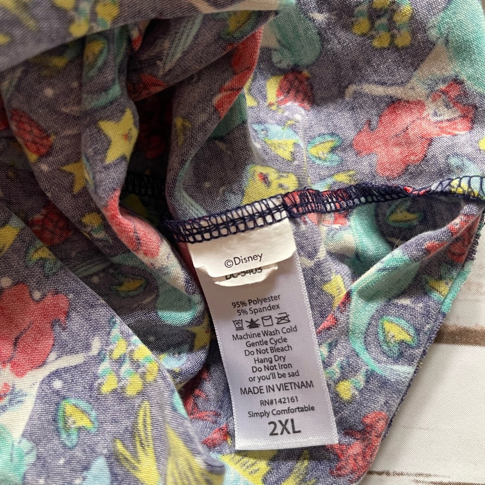 Lularoe Randy tshirt - Picture 3 of 3
